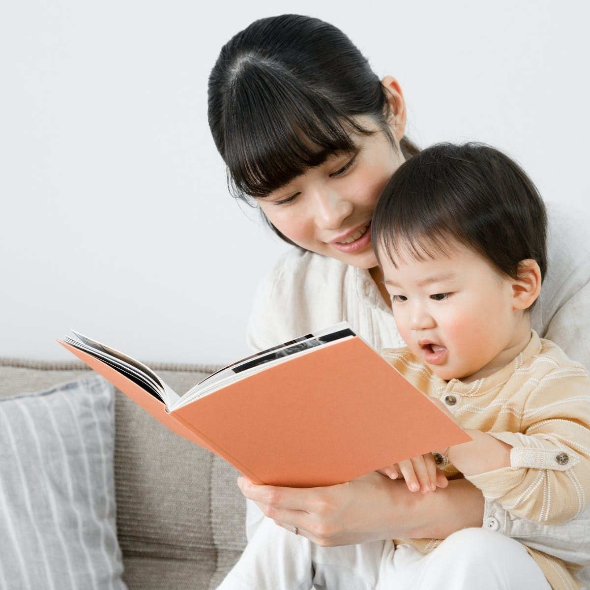 Quand devriez-vous commencer à lire à un nouveau-né