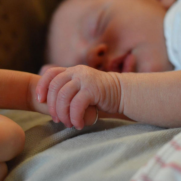 Top 5 Tips To Take Care of Your Newborn Baby: Real Advice From Moms Around the Globe