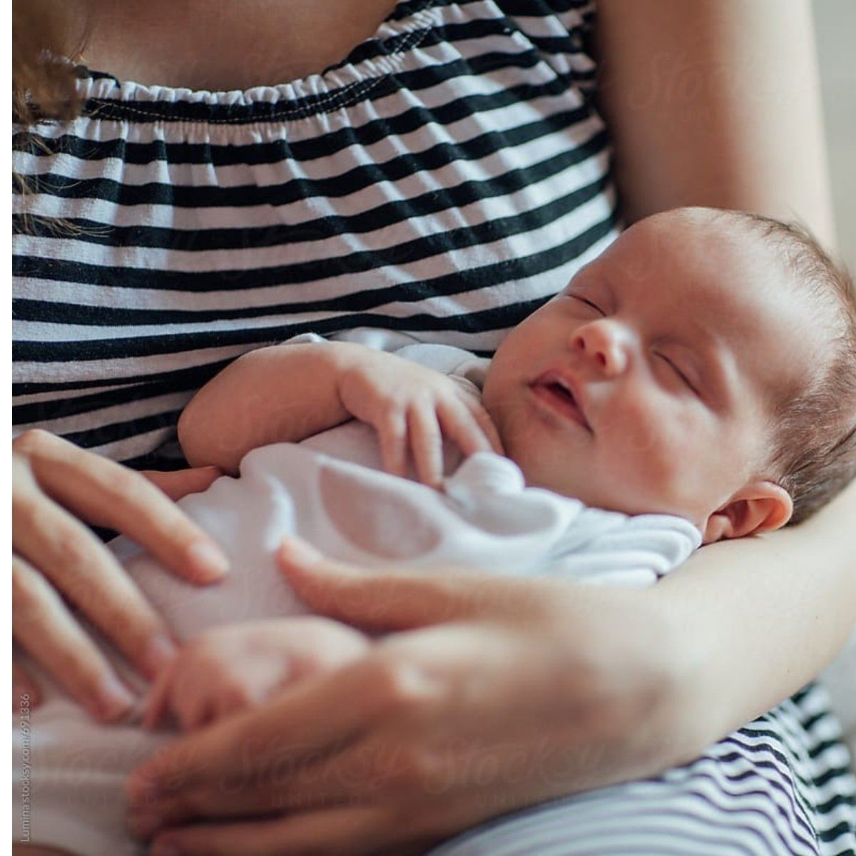 Comment déplacer un bébé qui dort sans le réveiller