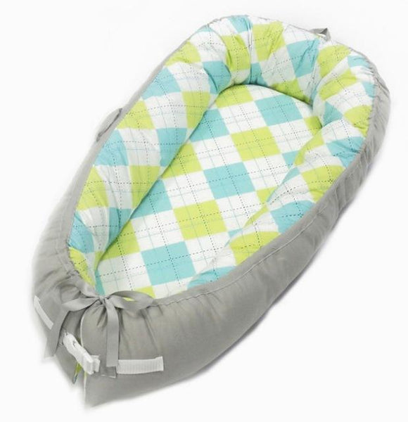 TottyCo™ Baby Cotton Cradle - Peach and Pumpkins