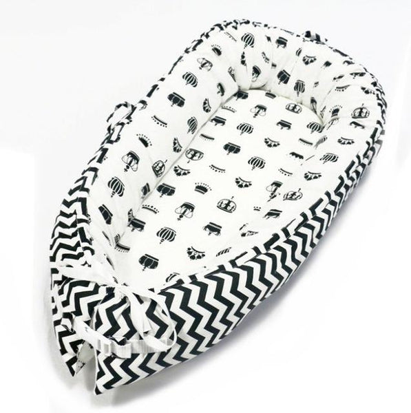 TottyCo™ Baby Cotton Cradle - Peach and Pumpkins